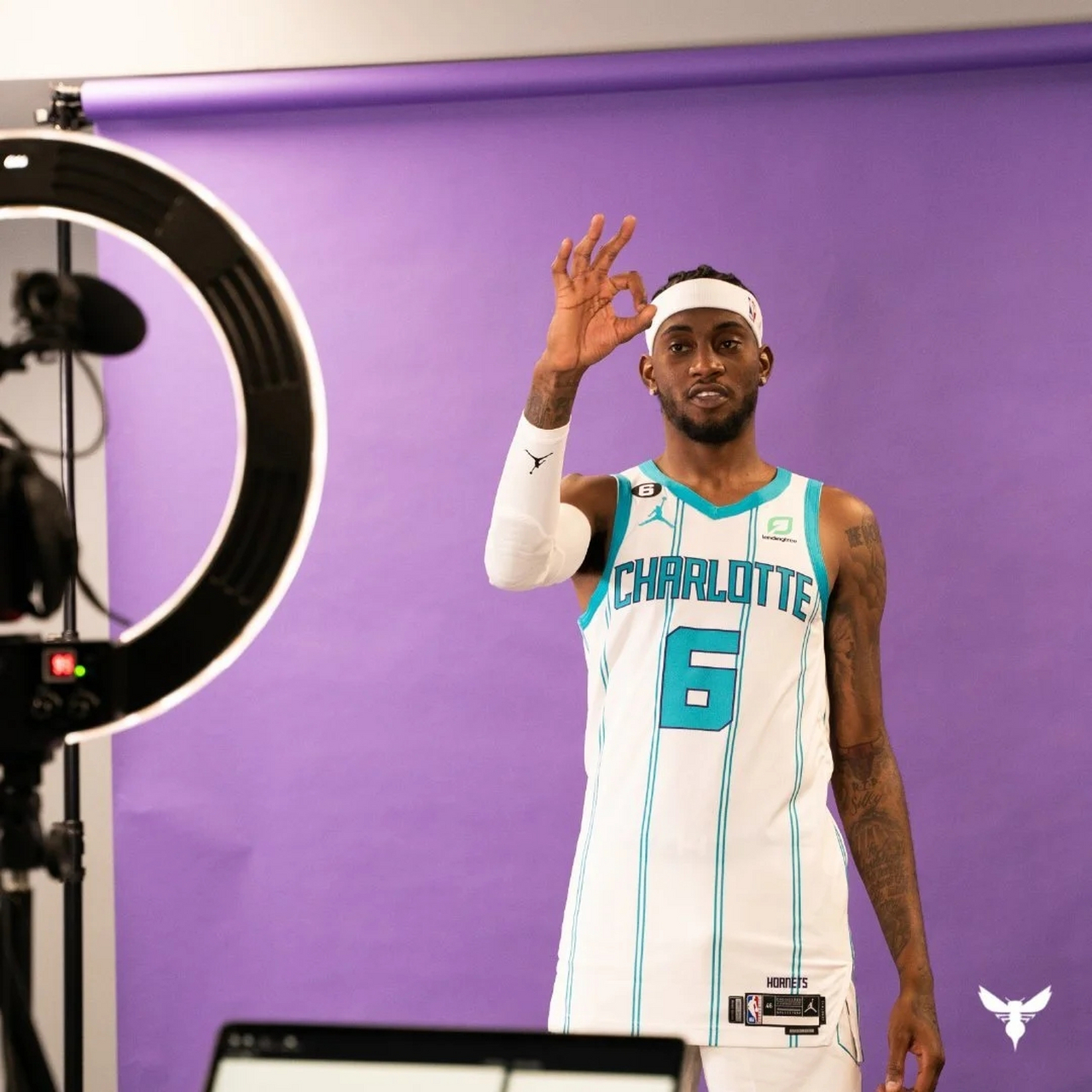 爱游戏中国体育-英超赛程吃紧，夏洛特黄蜂清晨远射贴柱，底气十足，赛季目标并未改变的简单介绍-爱游戏中国体育